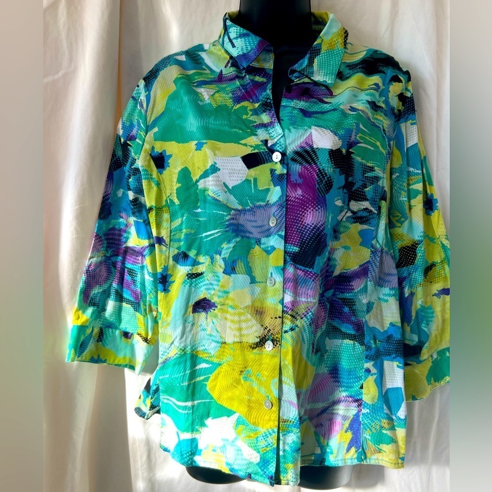 Chico's Women's Sz 3 (XL) 3/4 Sleeve Button Down Collared Multicolor Blouse